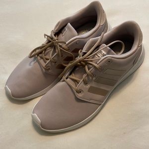 Women’s Adidas shoes 9.5